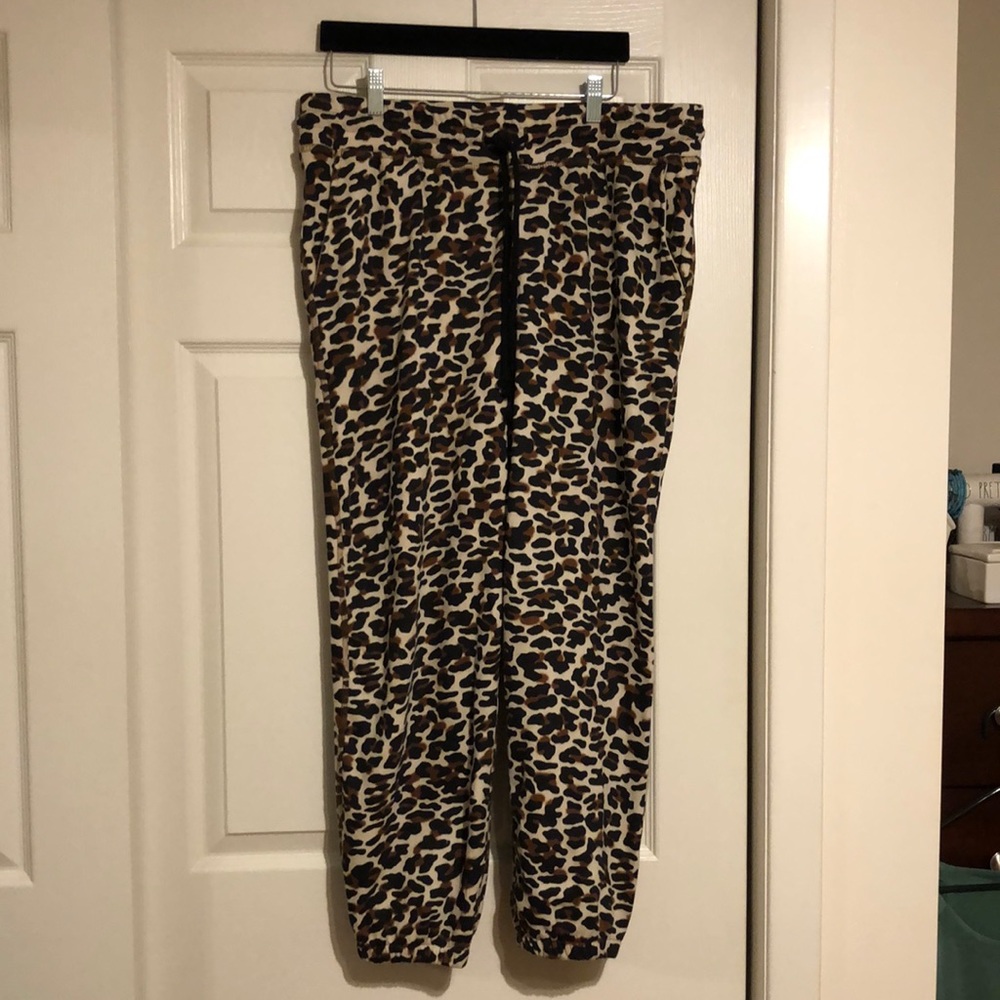 Lou & Grey cotton leopard joggers.